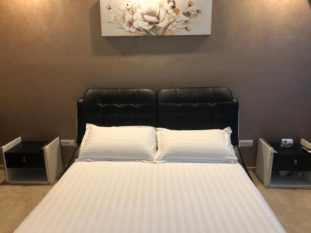Cezara Apartment Galati  Ngoại thất bức ảnh