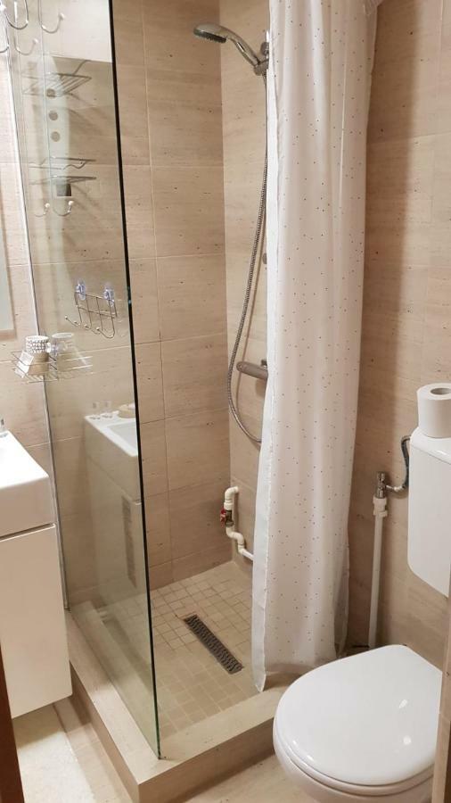 Cezara Apartment Galati  Ngoại thất bức ảnh